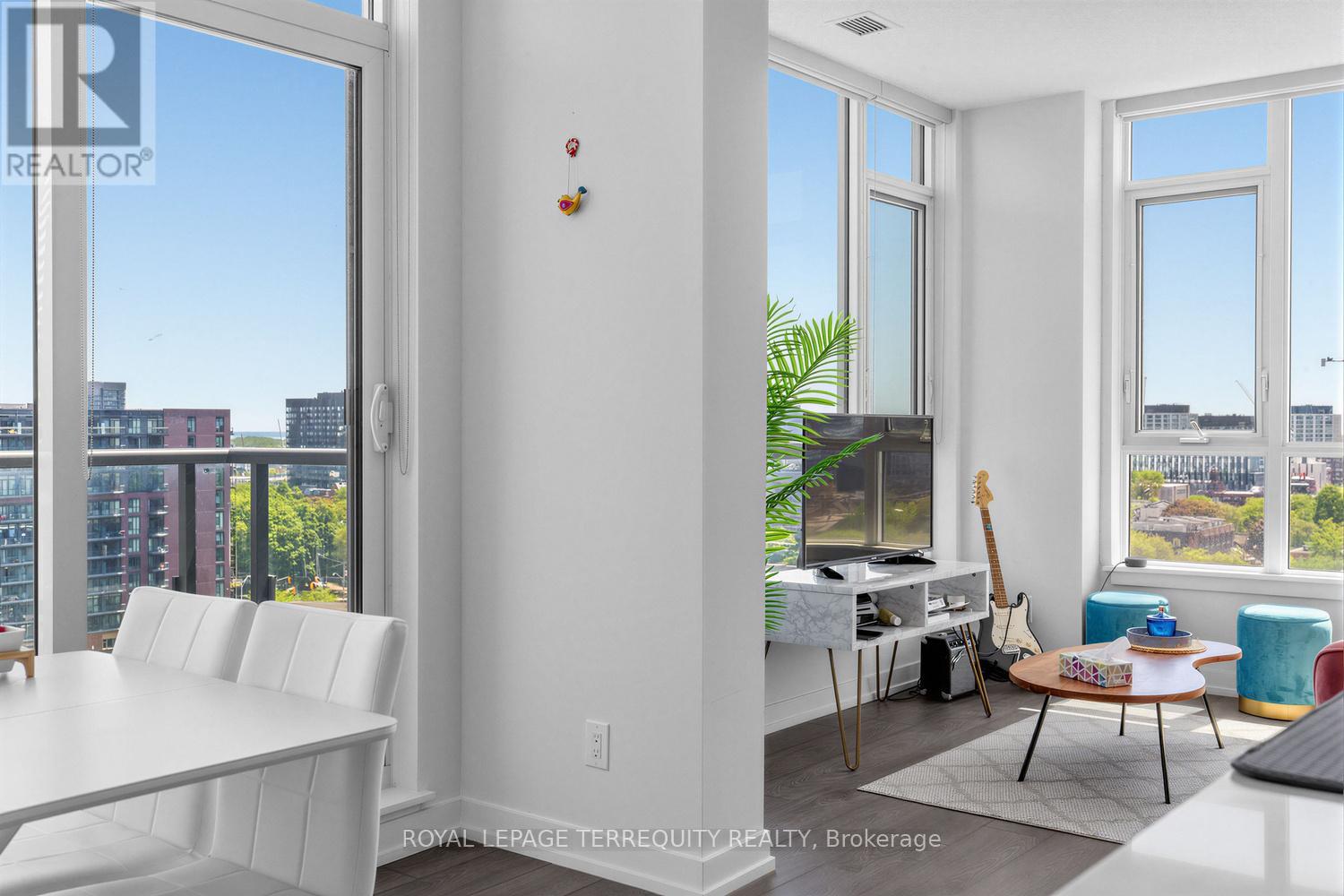 1102-Furn - 200 Sackville Street, Toronto, Ontario  M5A 0C4 - Photo 10 - C13241038