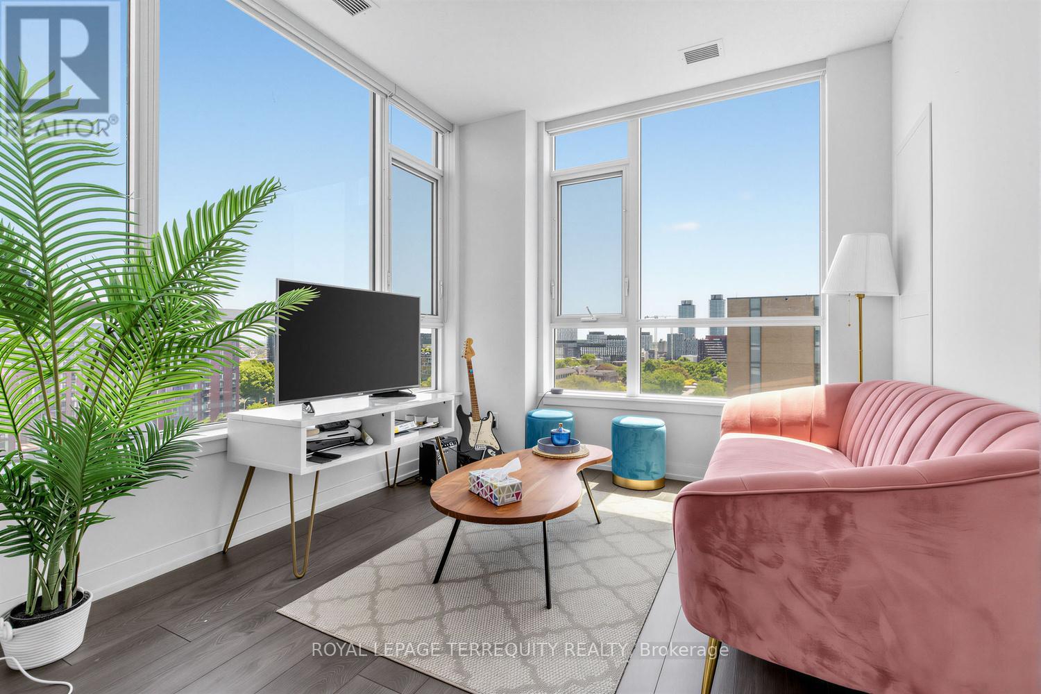1102-Furn - 200 Sackville Street, Toronto, Ontario  M5A 0C4 - Photo 3 - C13241038