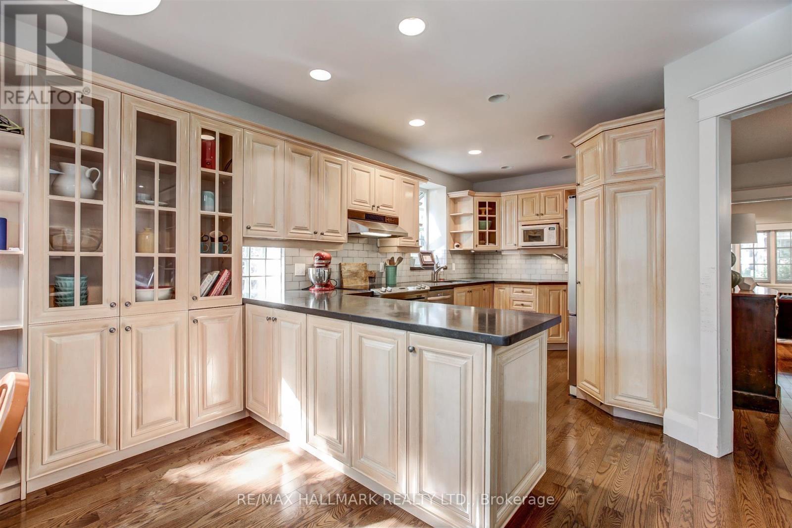 69 Normandy Boulevard, Toronto, Ontario  M4L 3K4 - Photo 13 - E13240944