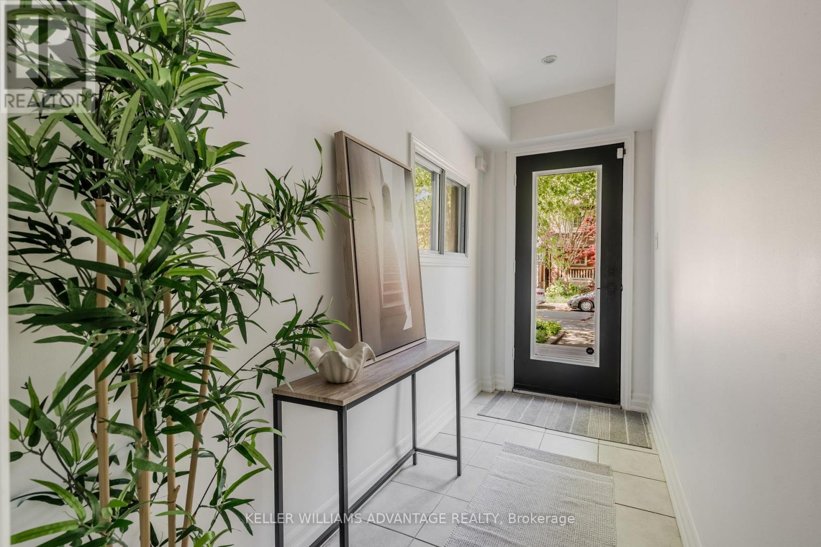 129 Woodfield Road, Toronto, Ontario  M4L 2W5 - Photo 3 - E13241062