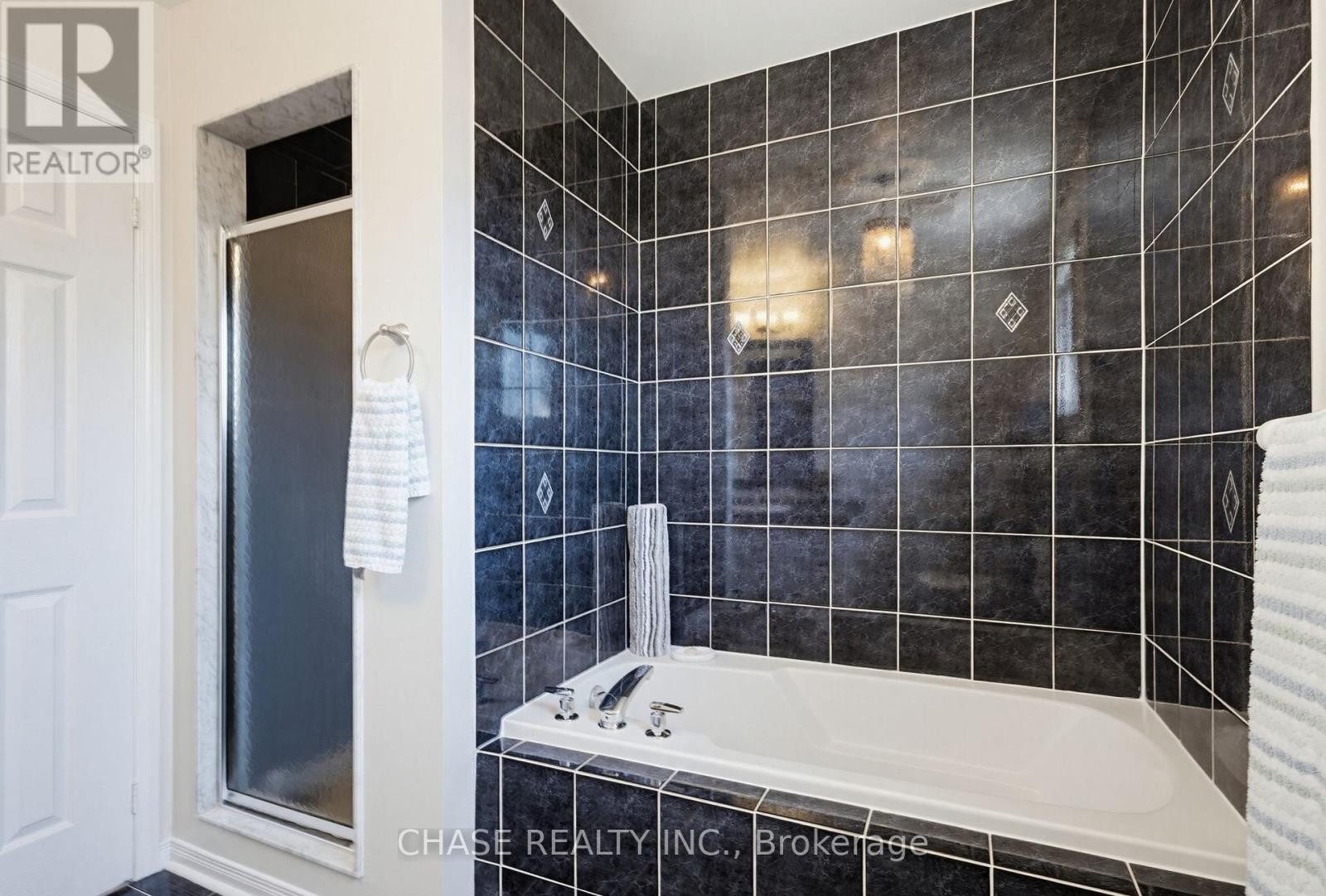 2485 Newcastle Crescent, Oakville, Ontario  L6M 4P3 - Photo 17 - W13240538