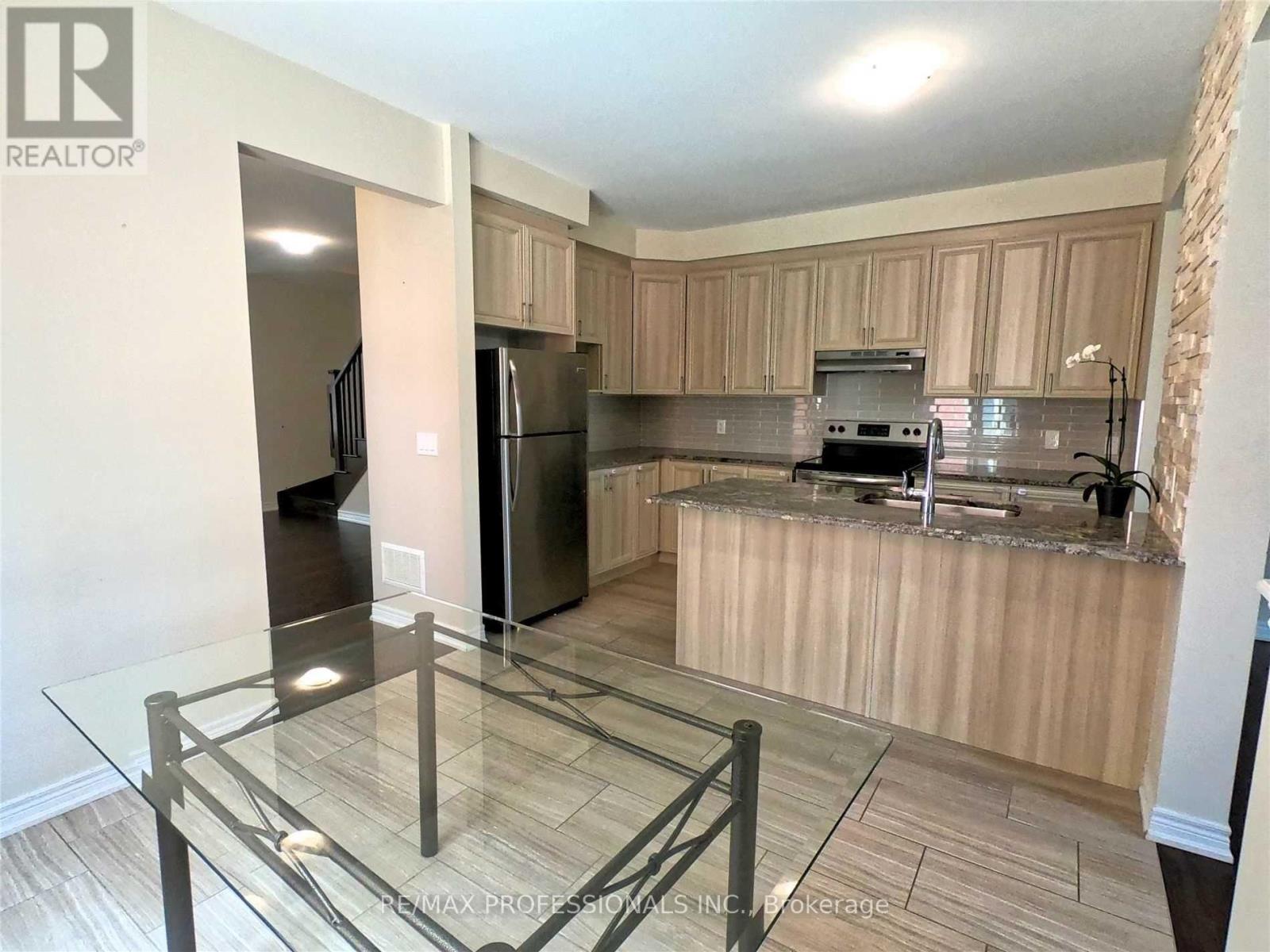 258 Inspire Boulevard, Brampton, Ontario  L6R 0B6 - Photo 4 - W13240612