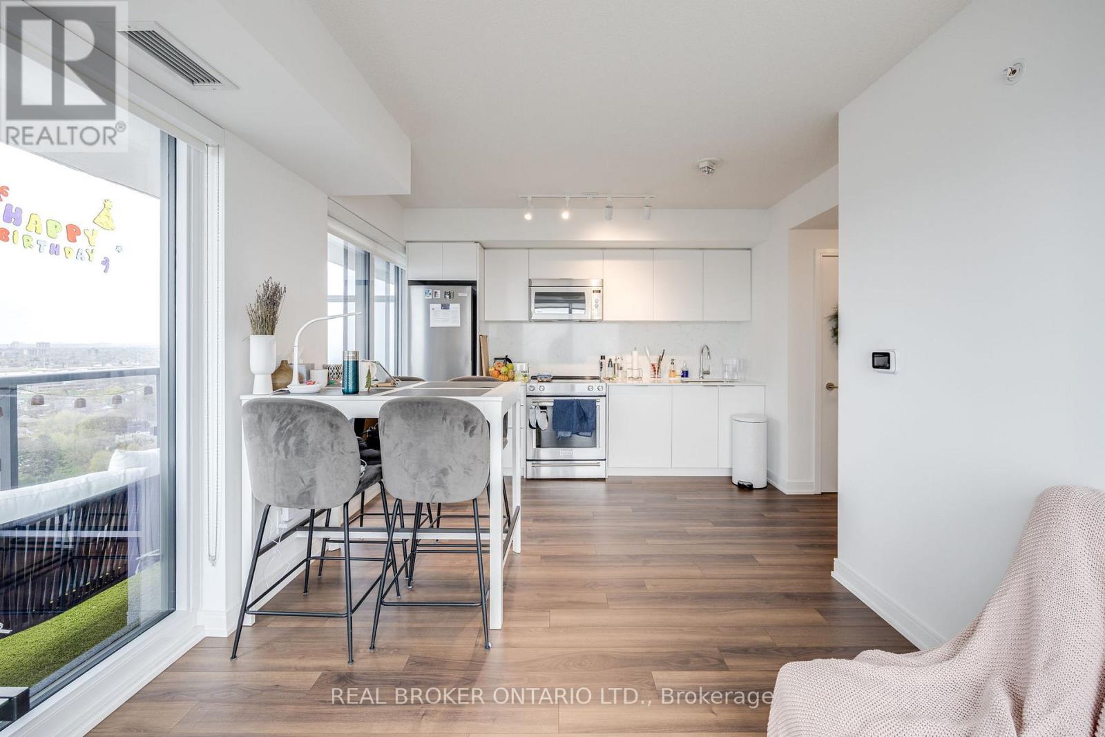 2010 - 30 Samuel Wood Way, Toronto, Ontario  M9B 0C9 - Photo 11 - W13240730