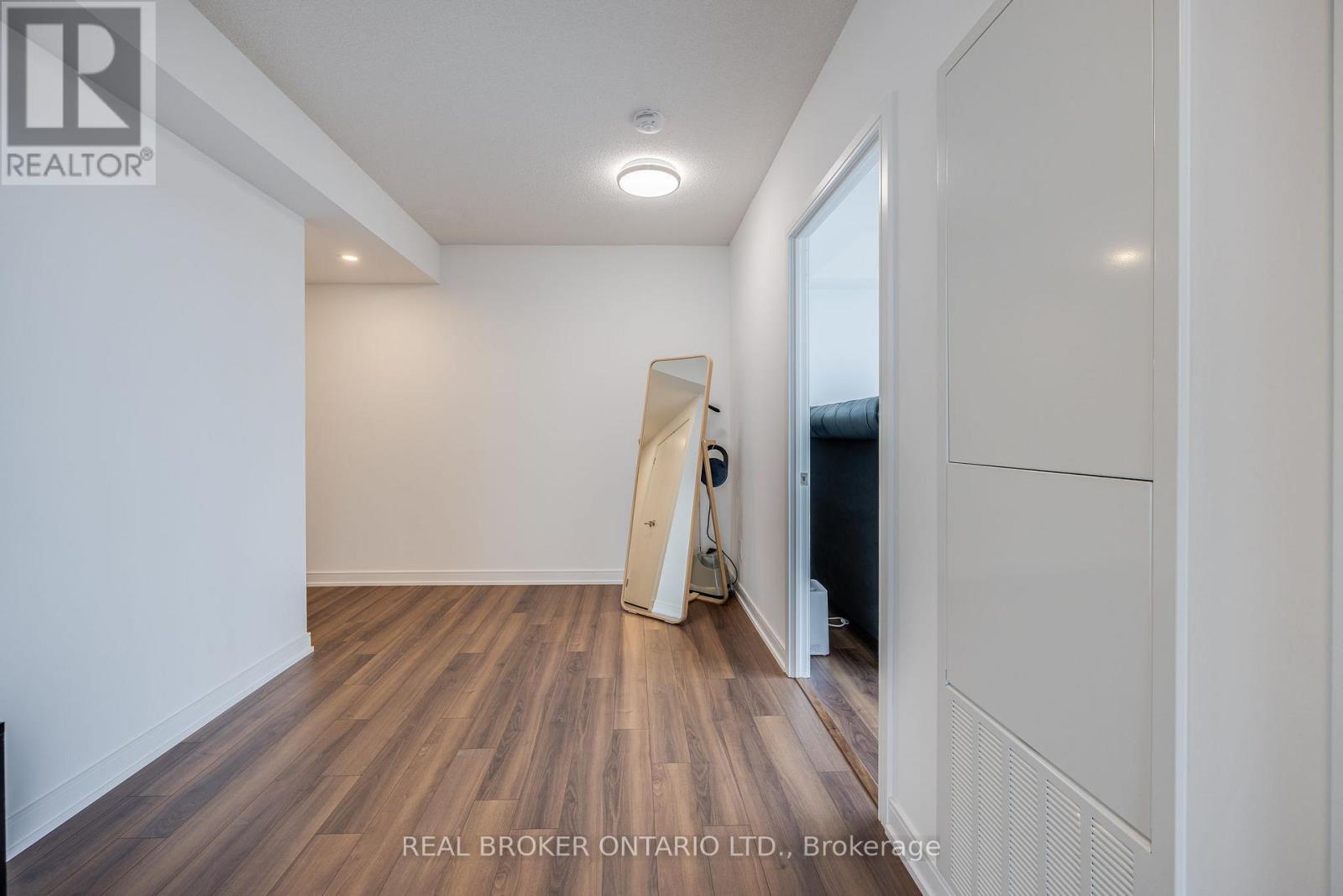 2010 - 30 Samuel Wood Way, Toronto, Ontario  M9B 0C9 - Photo 15 - W13240730