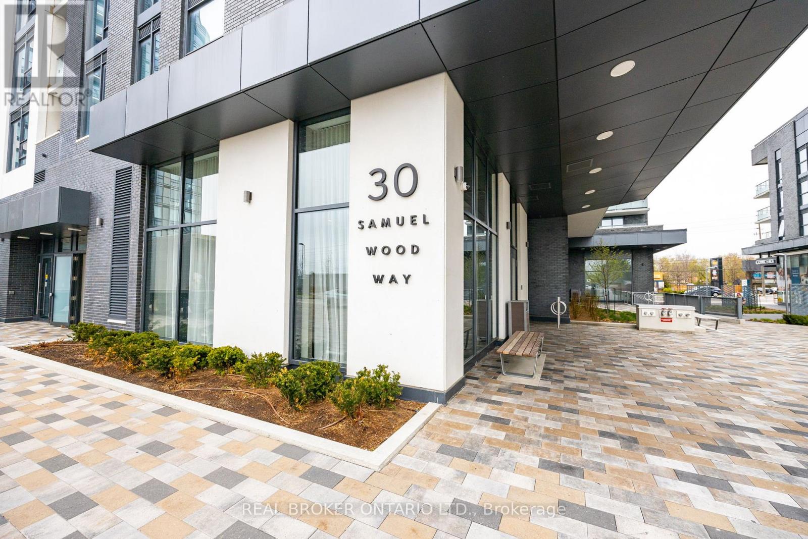 2010 - 30 Samuel Wood Way, Toronto, Ontario  M9B 0C9 - Photo 3 - W13240730