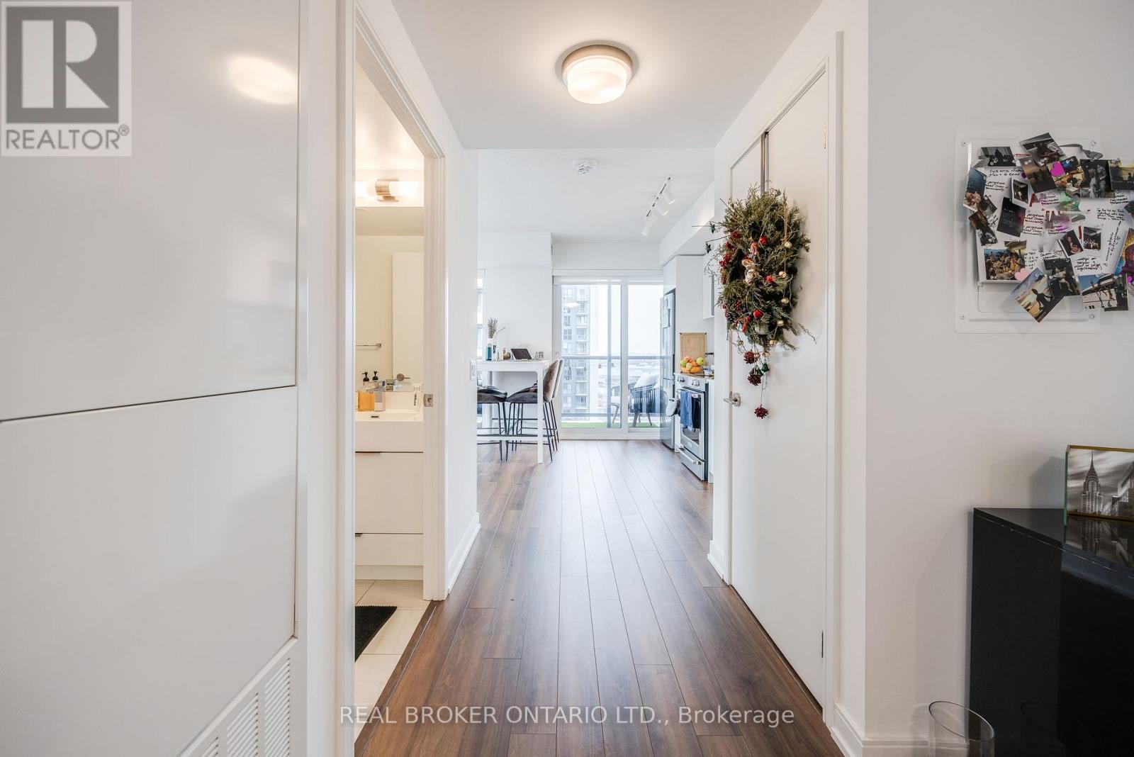 2010 - 30 Samuel Wood Way, Toronto, Ontario  M9B 0C9 - Photo 7 - W13240730