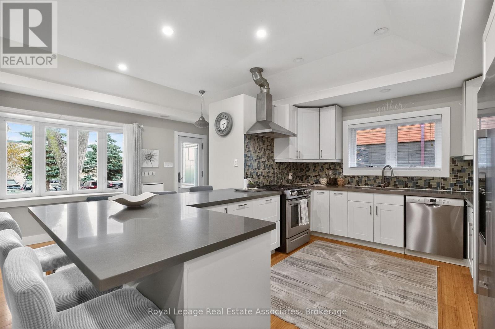 40 Briarwood Avenue, Mississauga, Ontario  L5G 3N6 - Photo 8 - W13240780