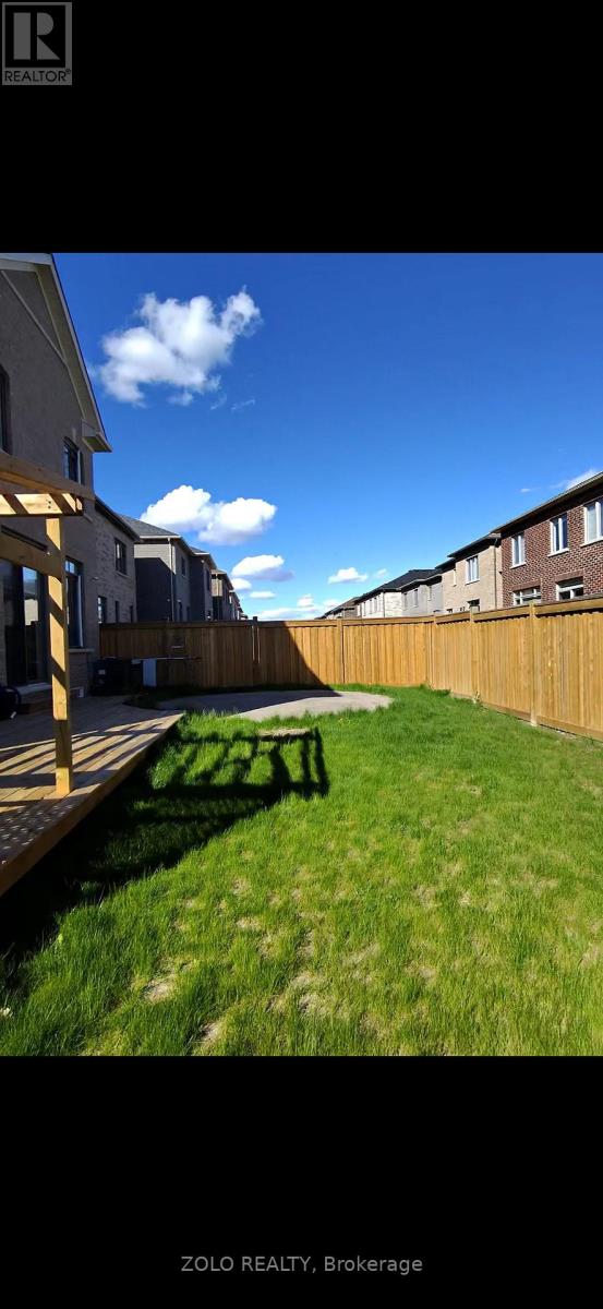 41 Peak Drive, Brampton, Ontario  L6X 5S6 - Photo 3 - W13240898