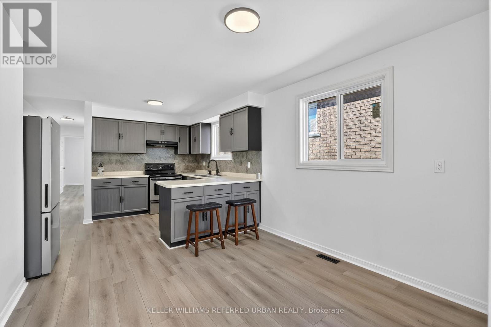 423 Britannia Avenue, Bradford West Gwillimbury, Ontario  L3Z 2C8 - Photo 12 - N13240948