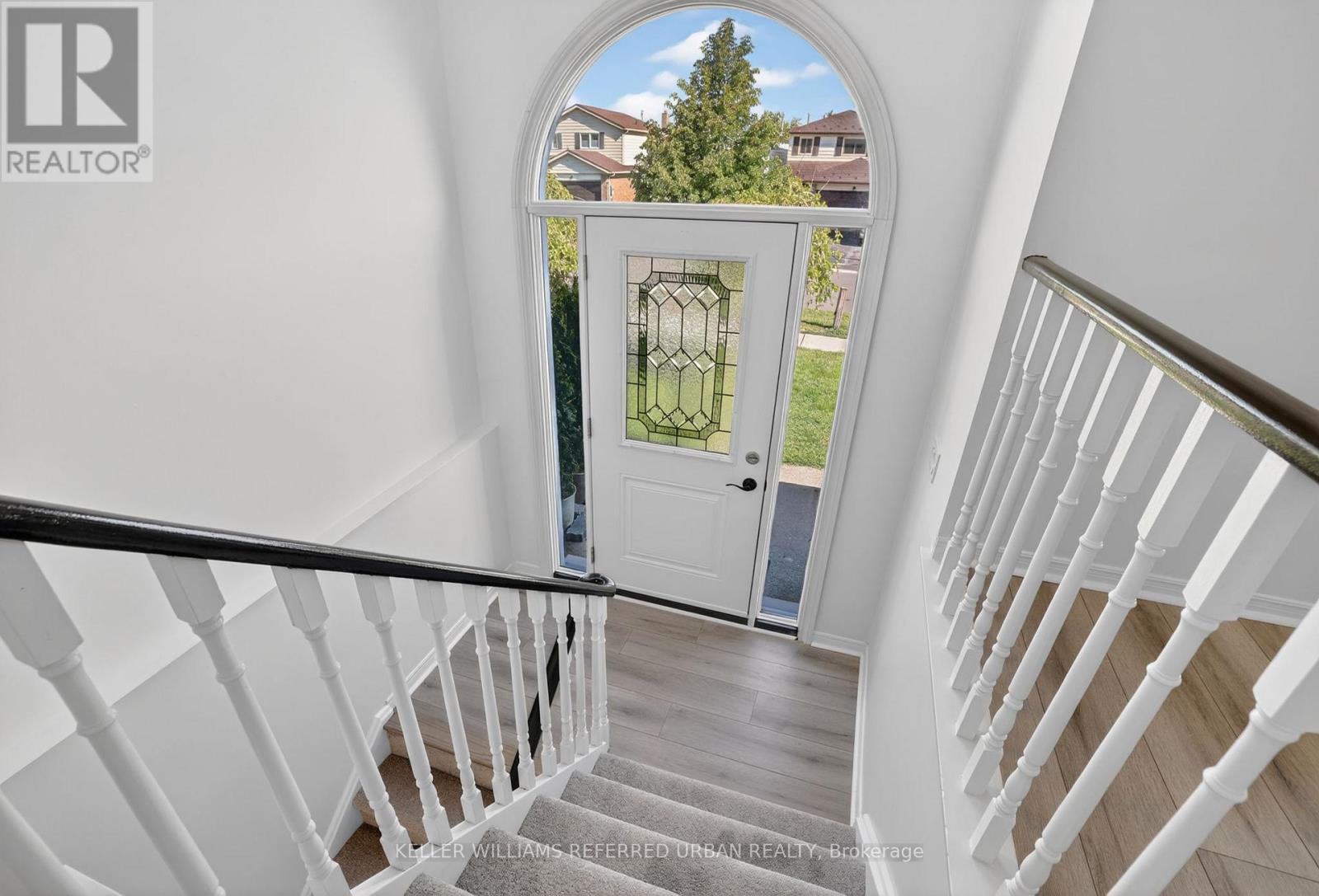 423 Britannia Avenue, Bradford West Gwillimbury, Ontario  L3Z 2C8 - Photo 4 - N13240948