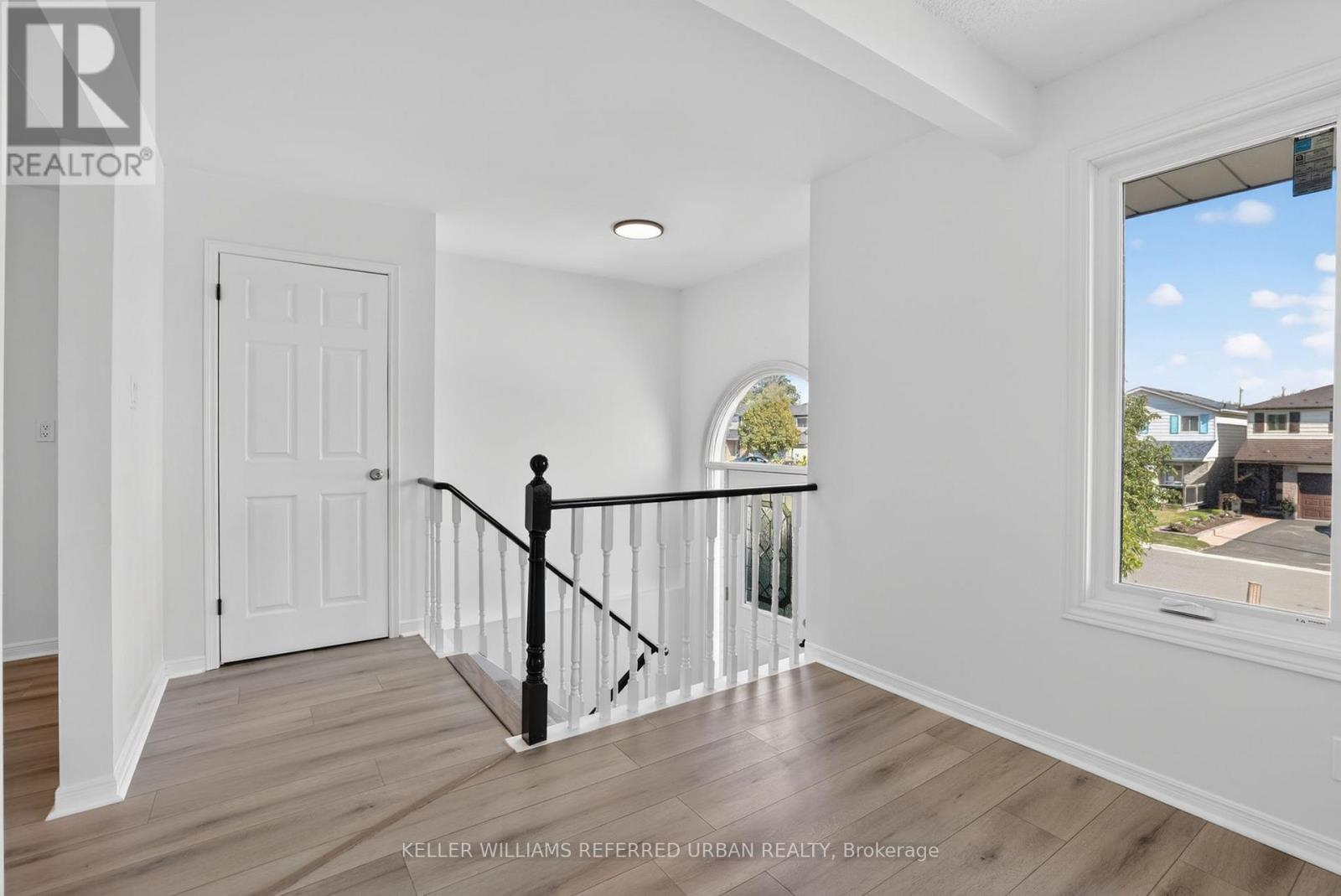423 Britannia Avenue, Bradford West Gwillimbury, Ontario  L3Z 2C8 - Photo 5 - N13240948