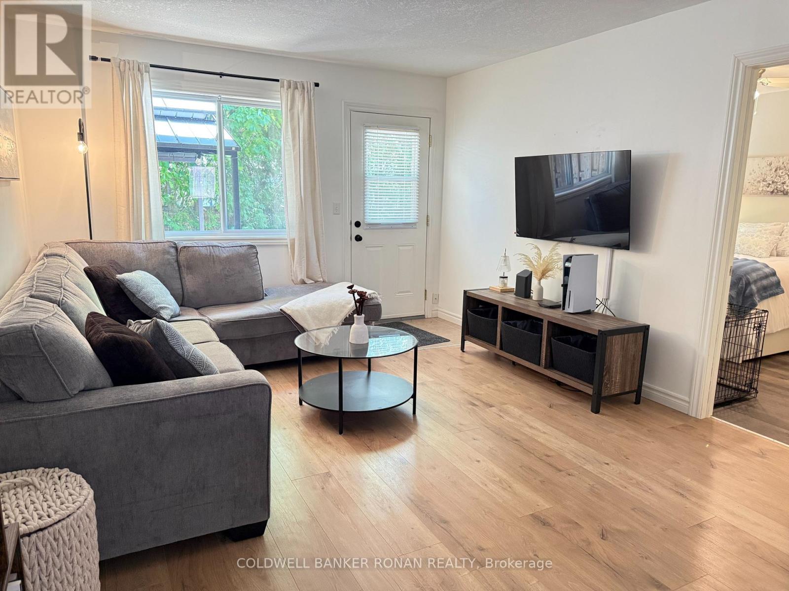 505 Thomas Street, Clearview, Ontario  L0M 1S0 - Photo 4 - S13240902