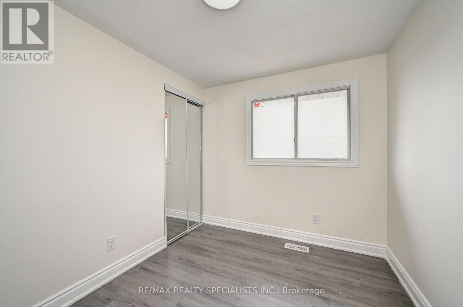 11 Dinison Crescent, Kitchener, Ontario N2E 2W3 - Photo 10 - X13240494
