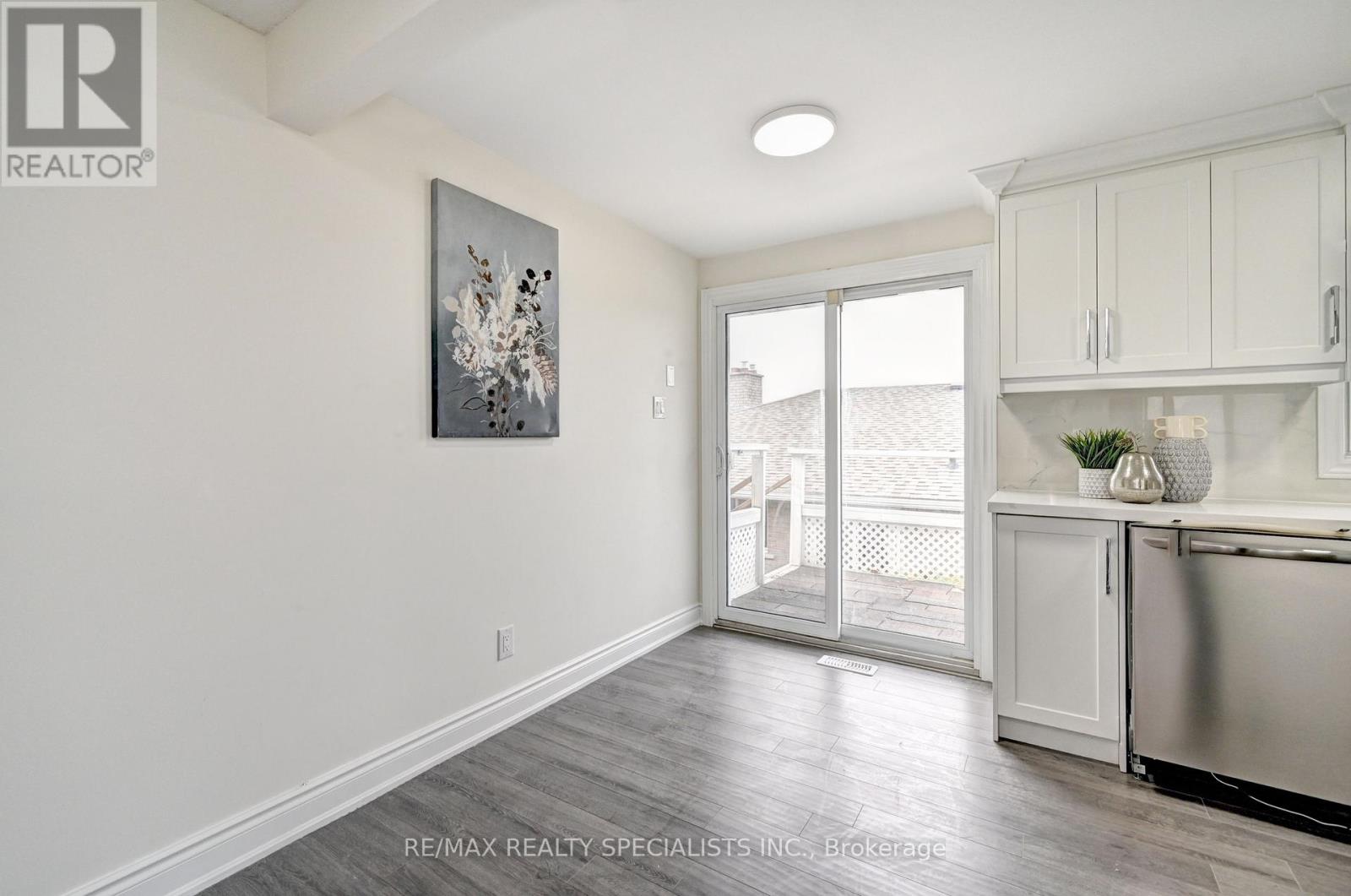 11 Dinison Crescent, Kitchener, Ontario N2E 2W3 - Photo 20 - X13240494