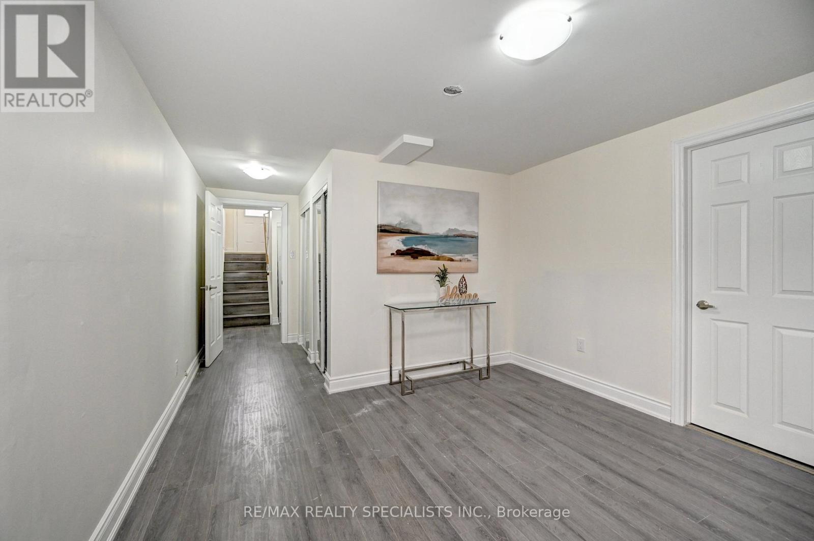 11 Dinison Crescent, Kitchener, Ontario N2E 2W3 - Photo 5 - X13240494