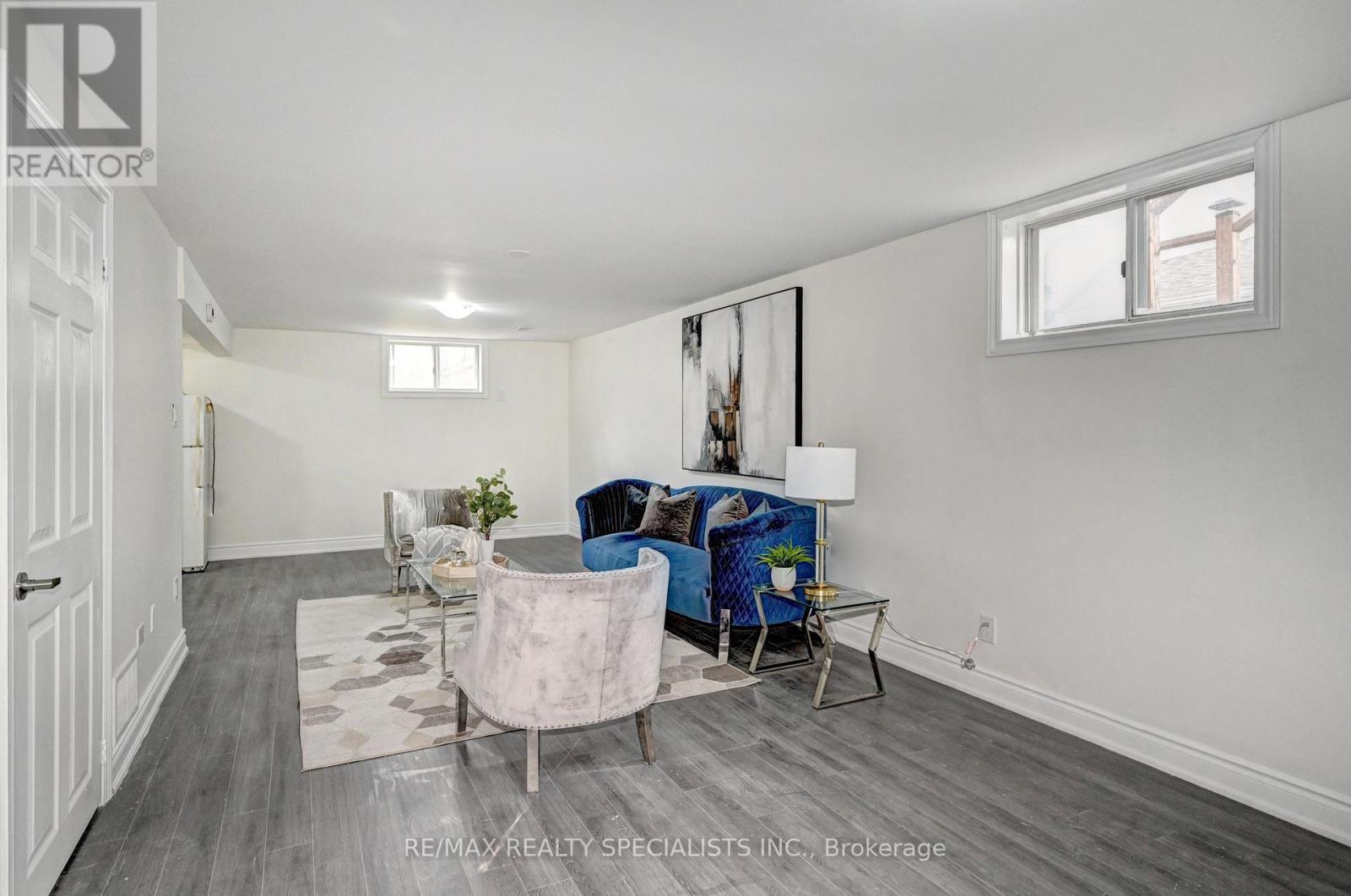 11 Dinison Crescent, Kitchener, Ontario N2E 2W3 - Photo 6 - X13240494