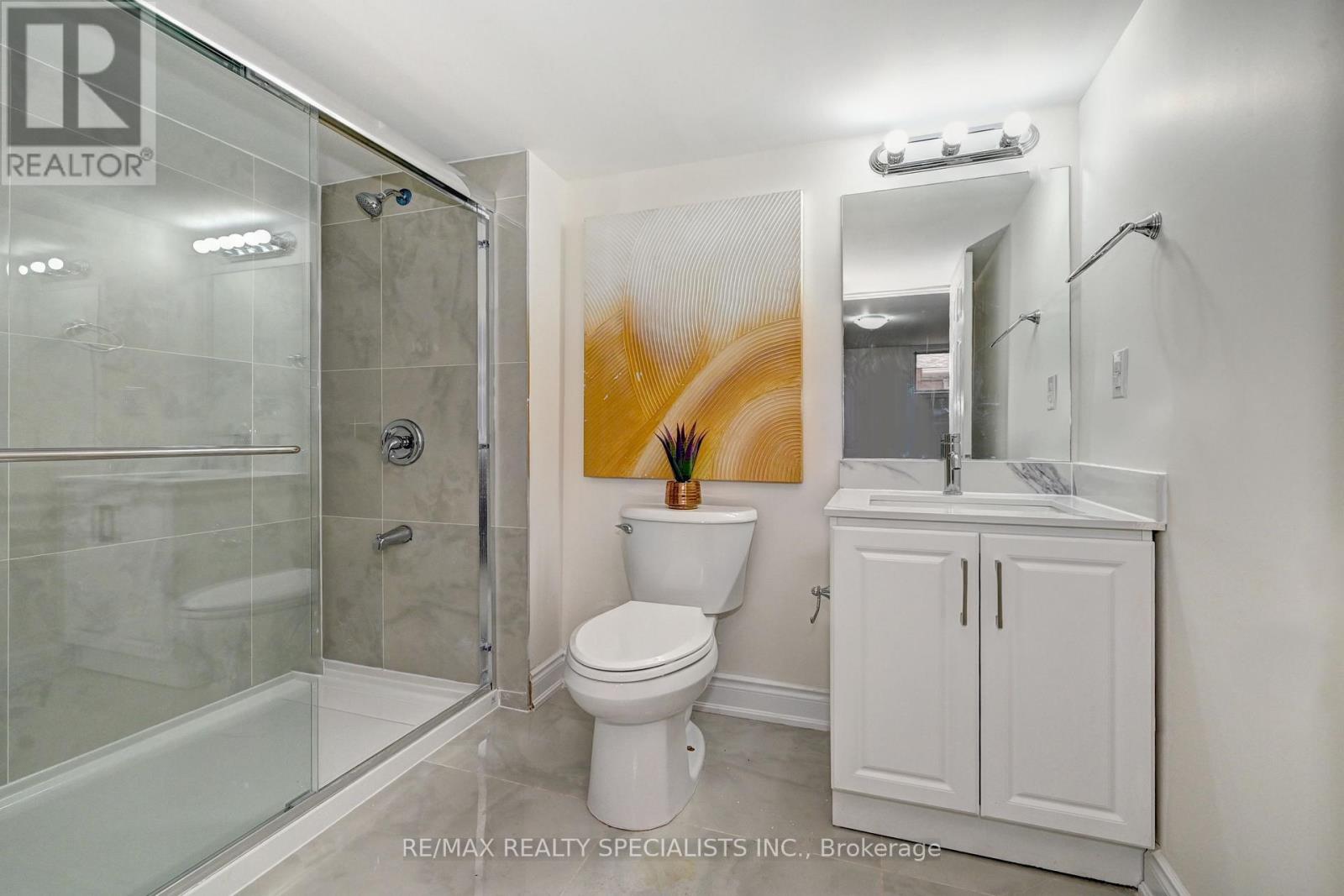 11 Dinison Crescent, Kitchener, Ontario N2E 2W3 - Photo 8 - X13240494