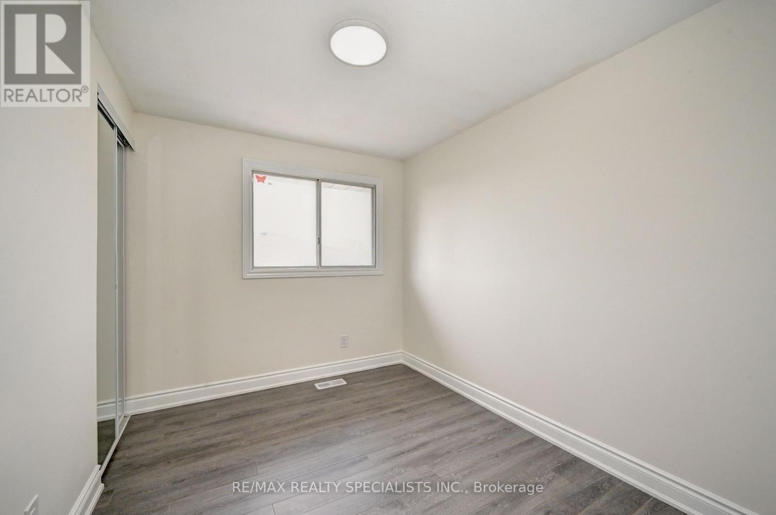 11 Dinison Crescent, Kitchener, Ontario N2E 2W3 - Photo 9 - X13240494
