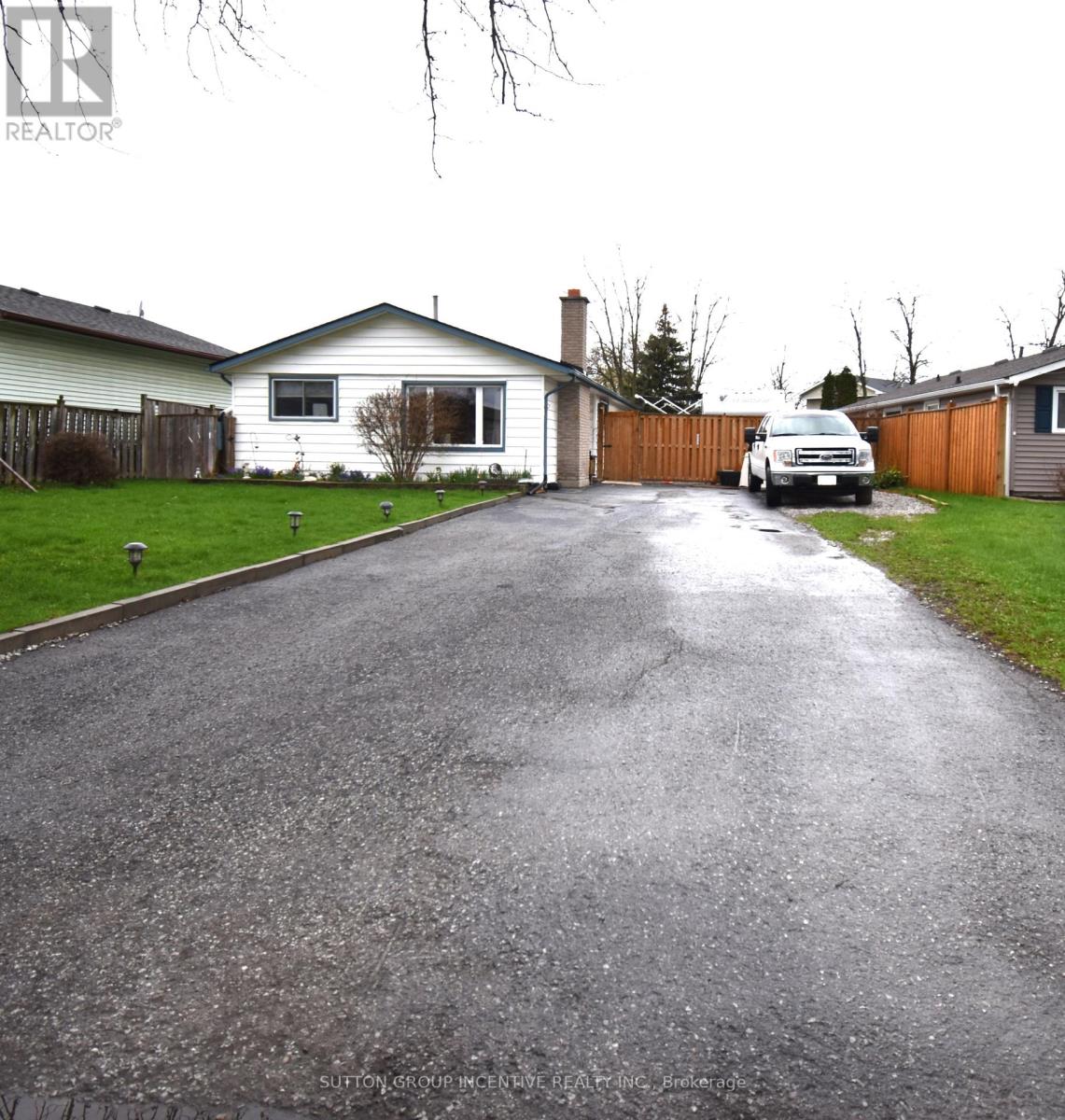5 LANARK CRESCENT, St. Catharines, Ontario