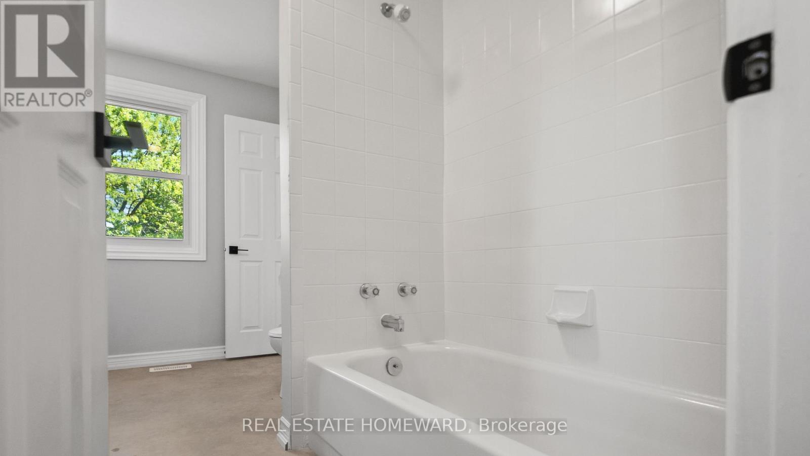 39 Tomahawk Drive S, Grimsby, Ontario  L3M 5G5 - Photo 13 - X13240890