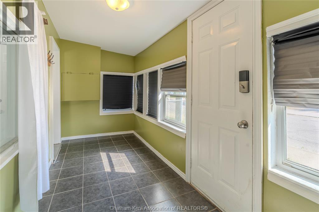 32 Degge Street, Chatham, Ontario  N7M 4X2 - Photo 2 - 26013144
