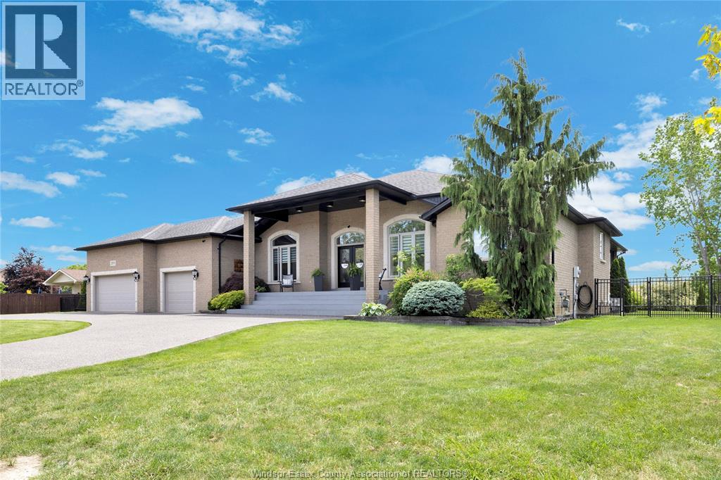 2895 Piccadilly Avenue, Tecumseh, Ontario  N0R 1L0 - Photo 3 - 26013143