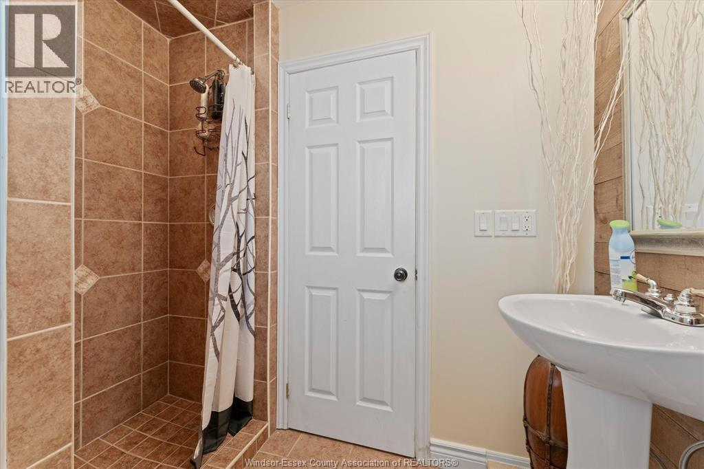 9597 Manitou, Windsor, Ontario  N8P 1H8 - Photo 36 - 26013135