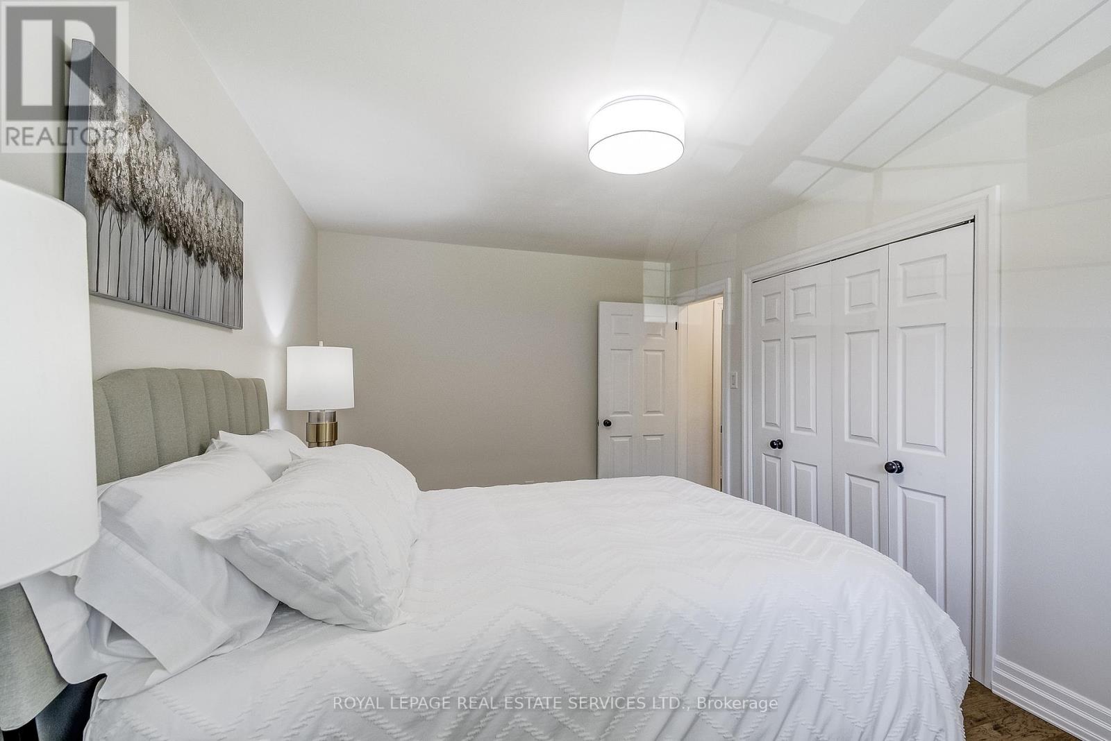 351 Strathcona Drive, Burlington, Ontario  L7L 2E4 - Photo 19 - W13241052