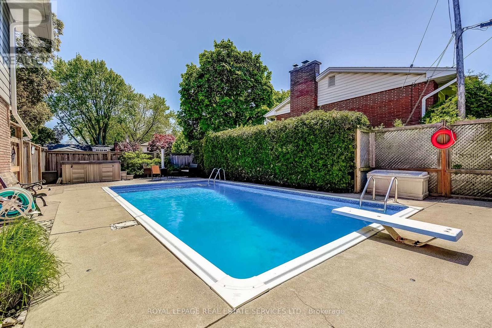 351 Strathcona Drive, Burlington, Ontario  L7L 2E4 - Photo 40 - W13241052