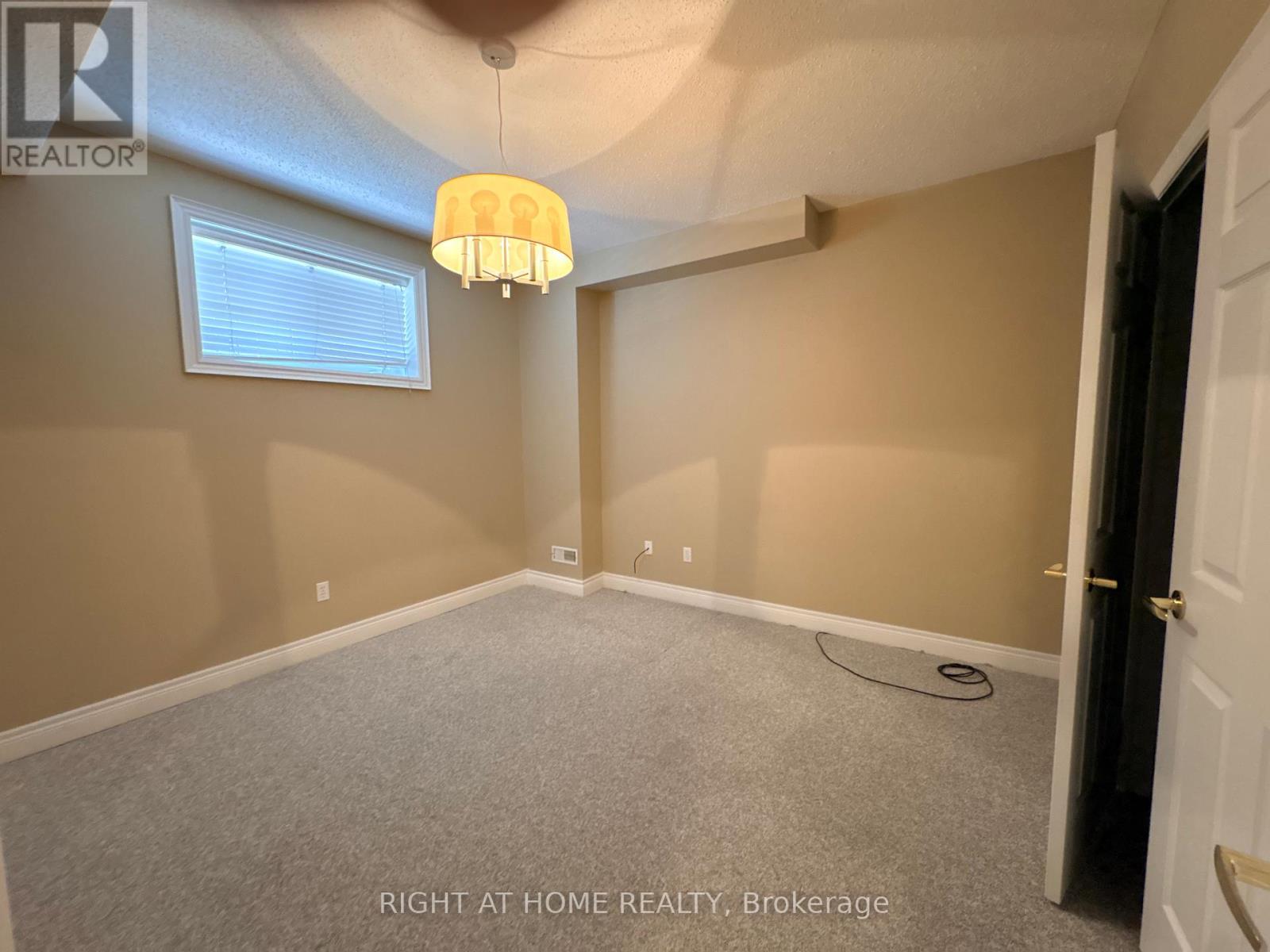 2385 Eighth Line, Oakville, Ontario  L6H 7L7 - Photo 18 - W13241064