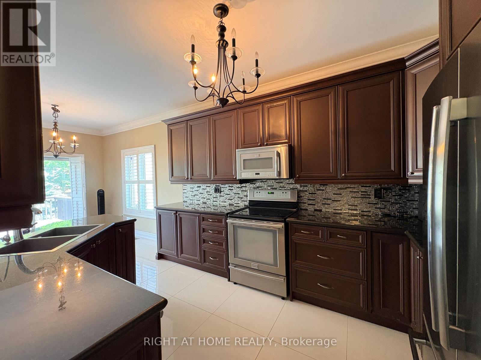 2385 Eighth Line, Oakville, Ontario  L6H 7L7 - Photo 7 - W13241064