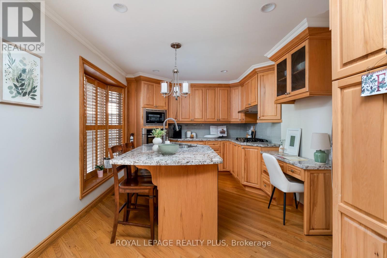 3629 Swirlingleaves Crescent, Mississauga, Ontario  L4Y 3P7 - Photo 14 - W13240370