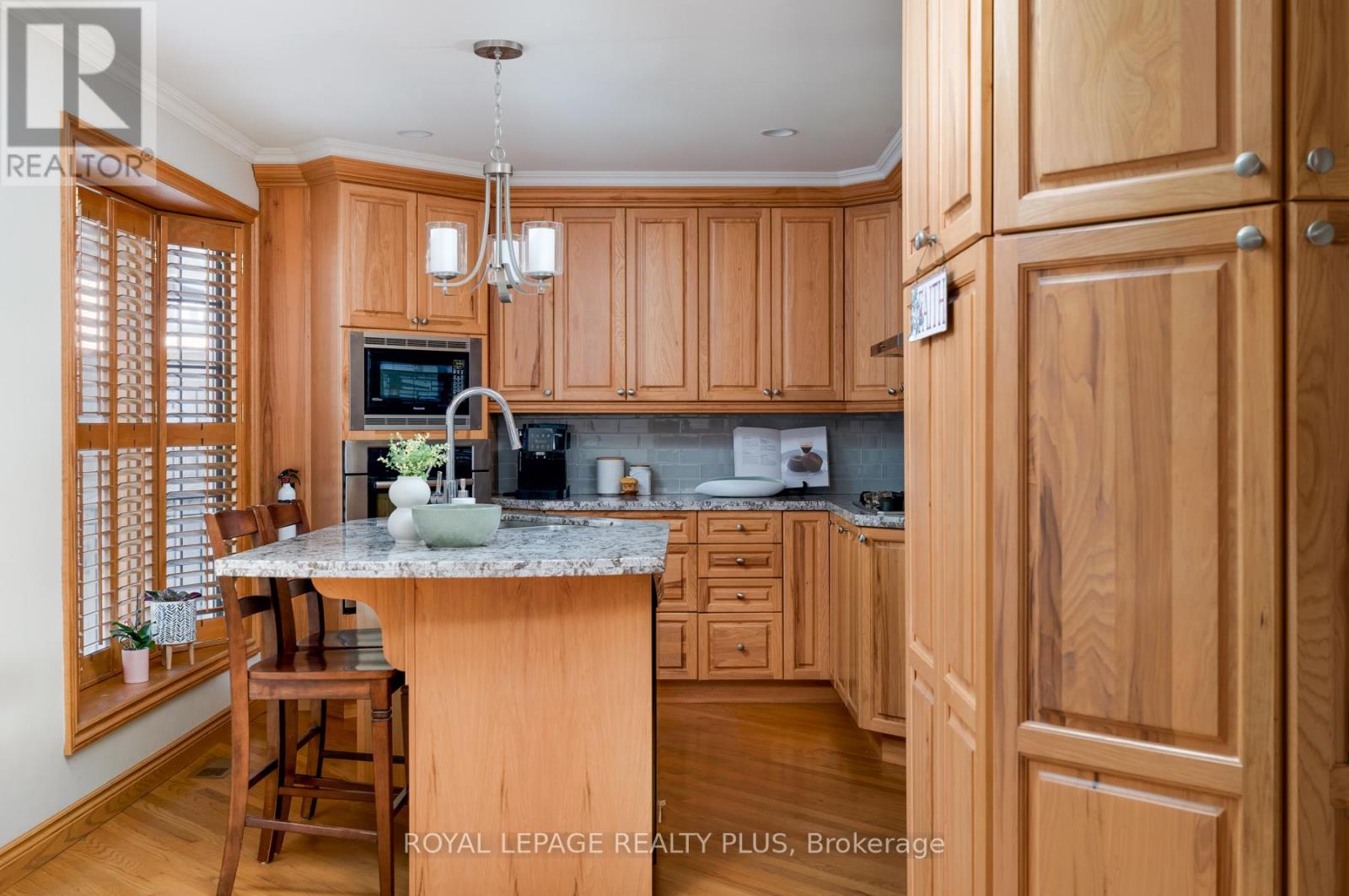 3629 Swirlingleaves Crescent, Mississauga, Ontario  L4Y 3P7 - Photo 13 - W13240370