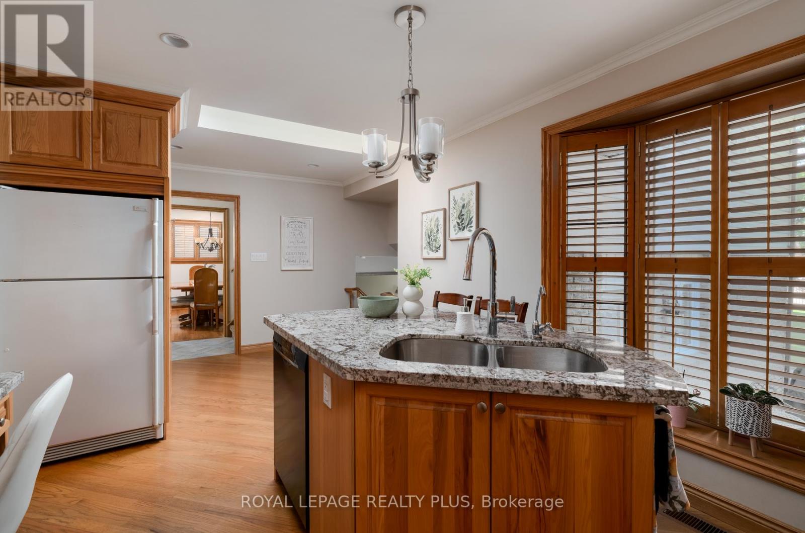 3629 Swirlingleaves Crescent, Mississauga, Ontario  L4Y 3P7 - Photo 19 - W13240370