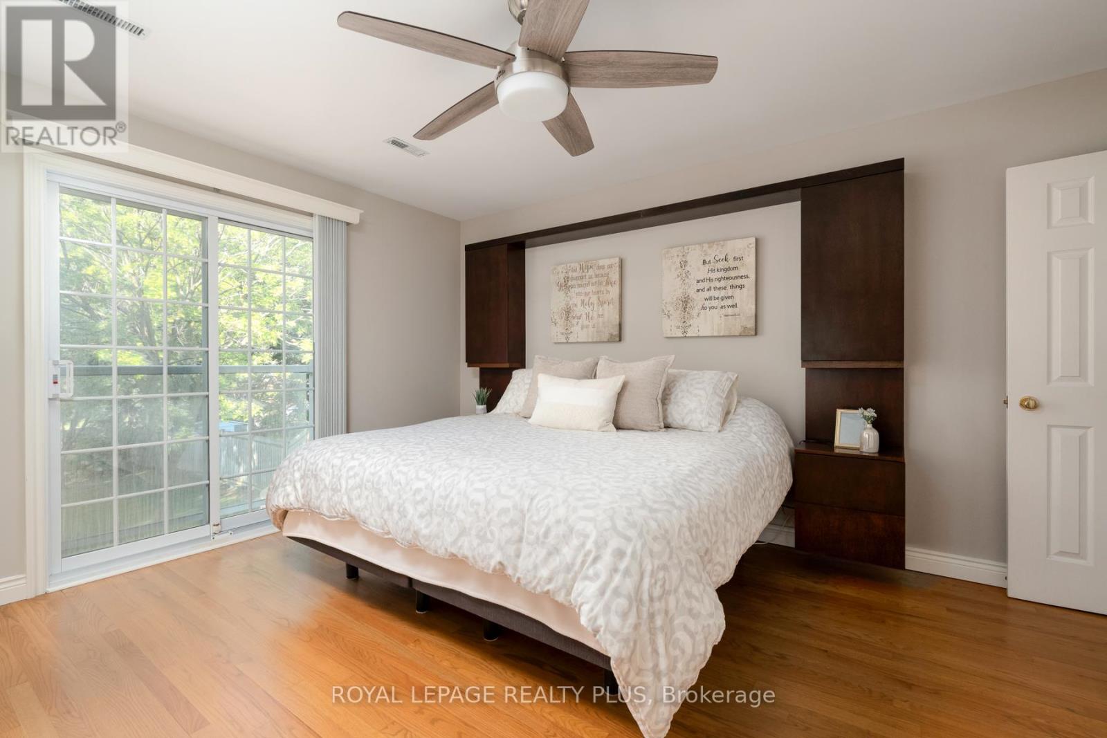 3629 Swirlingleaves Crescent, Mississauga, Ontario  L4Y 3P7 - Photo 3 - W13240370