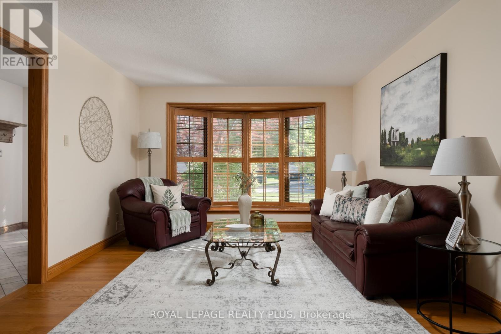 3629 Swirlingleaves Crescent, Mississauga, Ontario  L4Y 3P7 - Photo 7 - W13240370