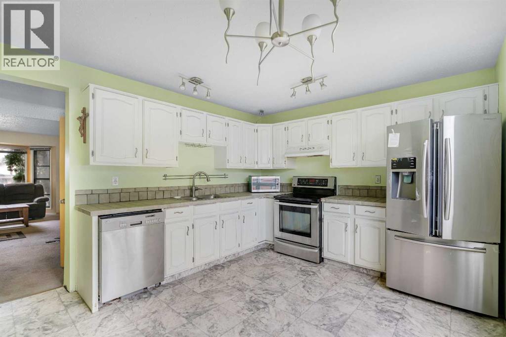 37 Templeby Way Ne, Calgary, Alberta  T1Y 5N7 - Photo 11 - A2317225