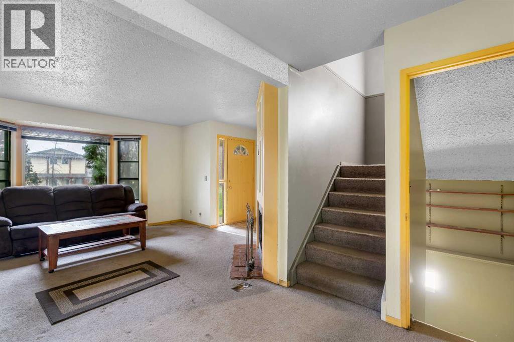 37 Templeby Way Ne, Calgary, Alberta  T1Y 5N7 - Photo 9 - A2317225