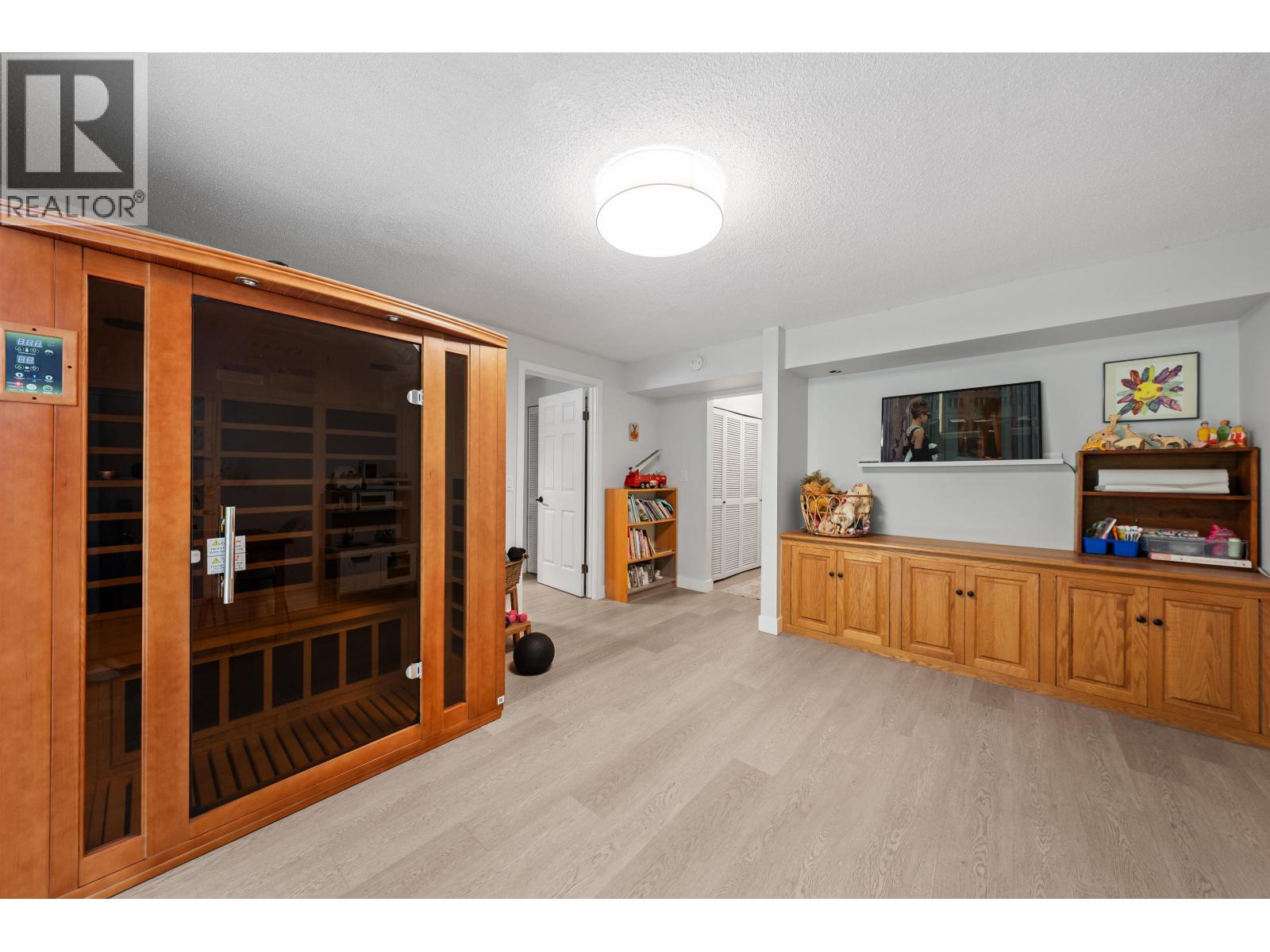 3381 Flagstaff Place, Vancouver, British Columbia  V4S 4K9 - Photo 28 - R3130503