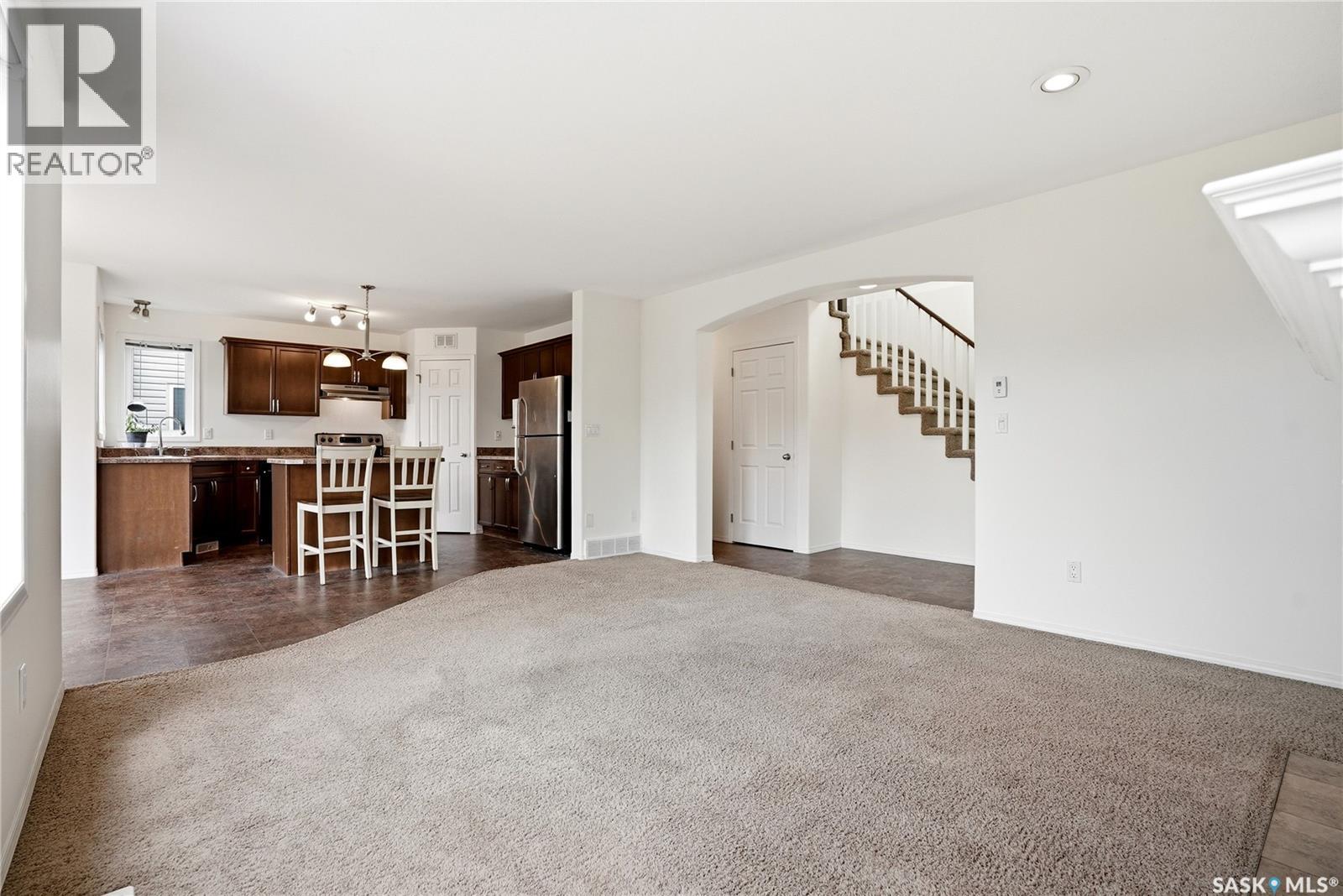 319 Allwood Crescent, Saskatoon, Saskatchewan  S7R 0A4 - Photo 3 - SK038206