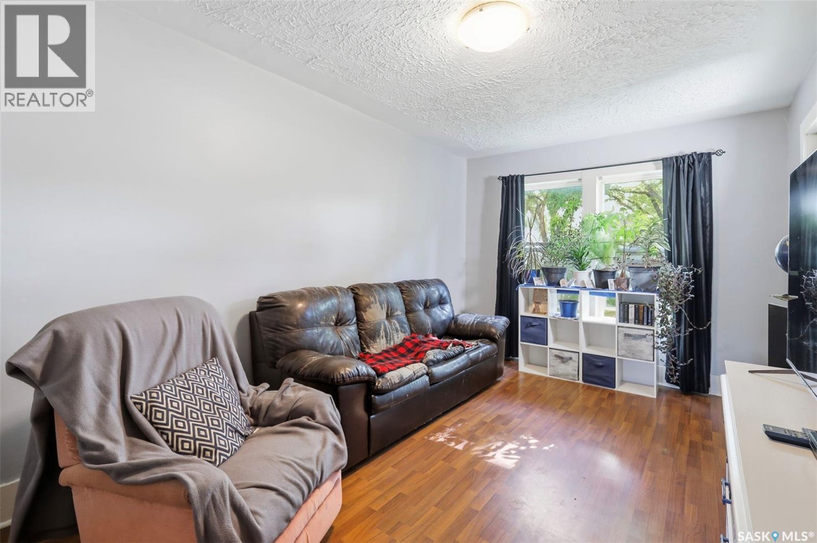921 H Avenue N, Saskatoon, Saskatchewan  S7L 2C4 - Photo 6 - SK038099