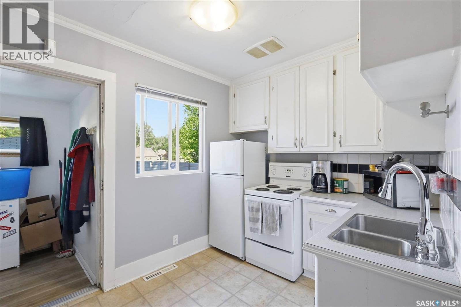 921 H Avenue N, Saskatoon, Saskatchewan  S7L 2C4 - Photo 7 - SK038099
