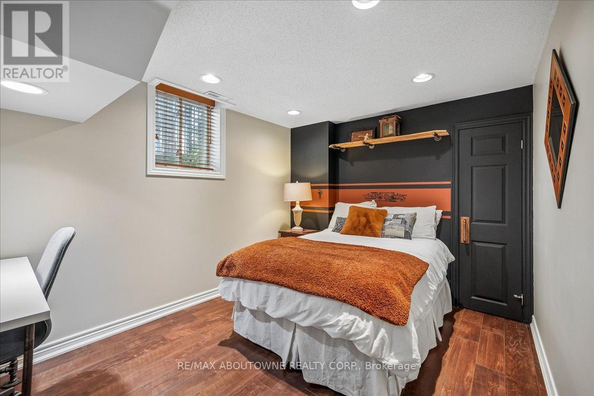 1053 Old Oak Drive, Oakville, Ontario  L6M 3K5 - Photo 27 - W13238450