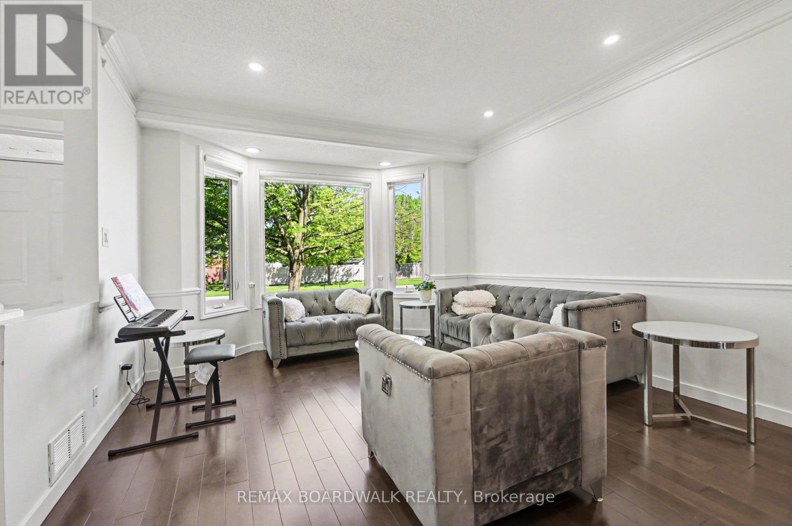 6072 Longleaf Drive, Ottawa, Ontario  K1W 1G4 - Photo 11 - X13241272