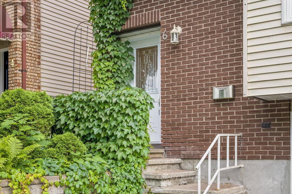 6 Gillespie Crescent, Ottawa, Ontario  K1V 9X8 - Photo 4 - X13241292