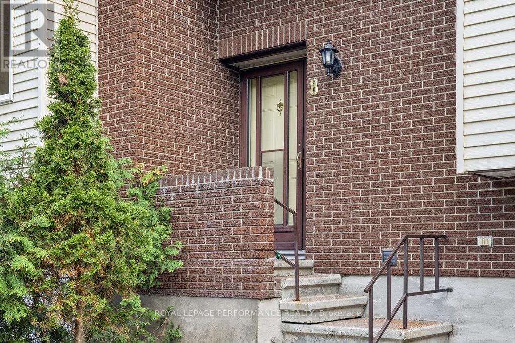 8 Gillespie Crescent, Ottawa, Ontario  K1V 9X8 - Photo 4 - X13241300