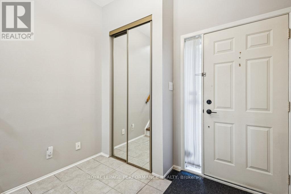 8 Gillespie Crescent, Ottawa, Ontario  K1V 9X8 - Photo 5 - X13241300