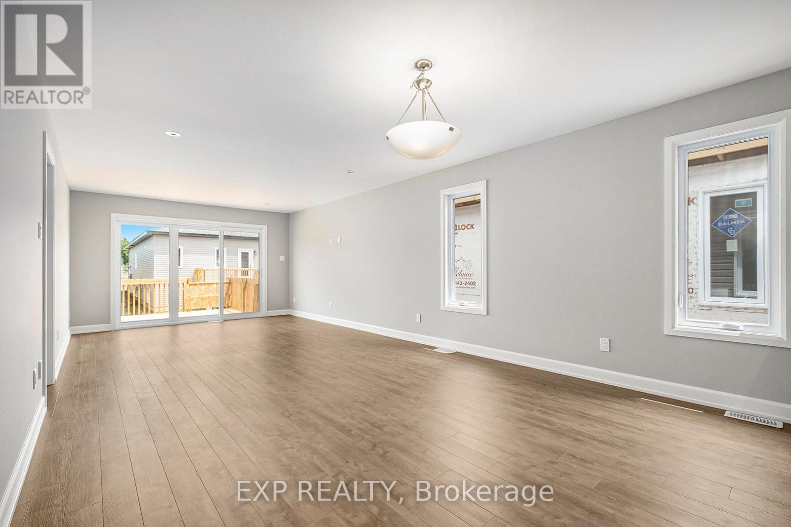 1220 Montblanc Crescent, Russell, Ontario  K0A 1W0 - Photo 4 - X13241454