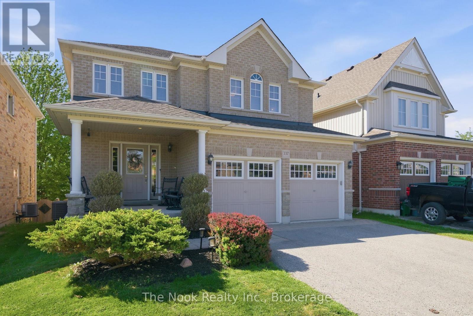 337 Bons Avenue, Clarington, Ontario  L1C 0A2 - Photo 2 - E13241412