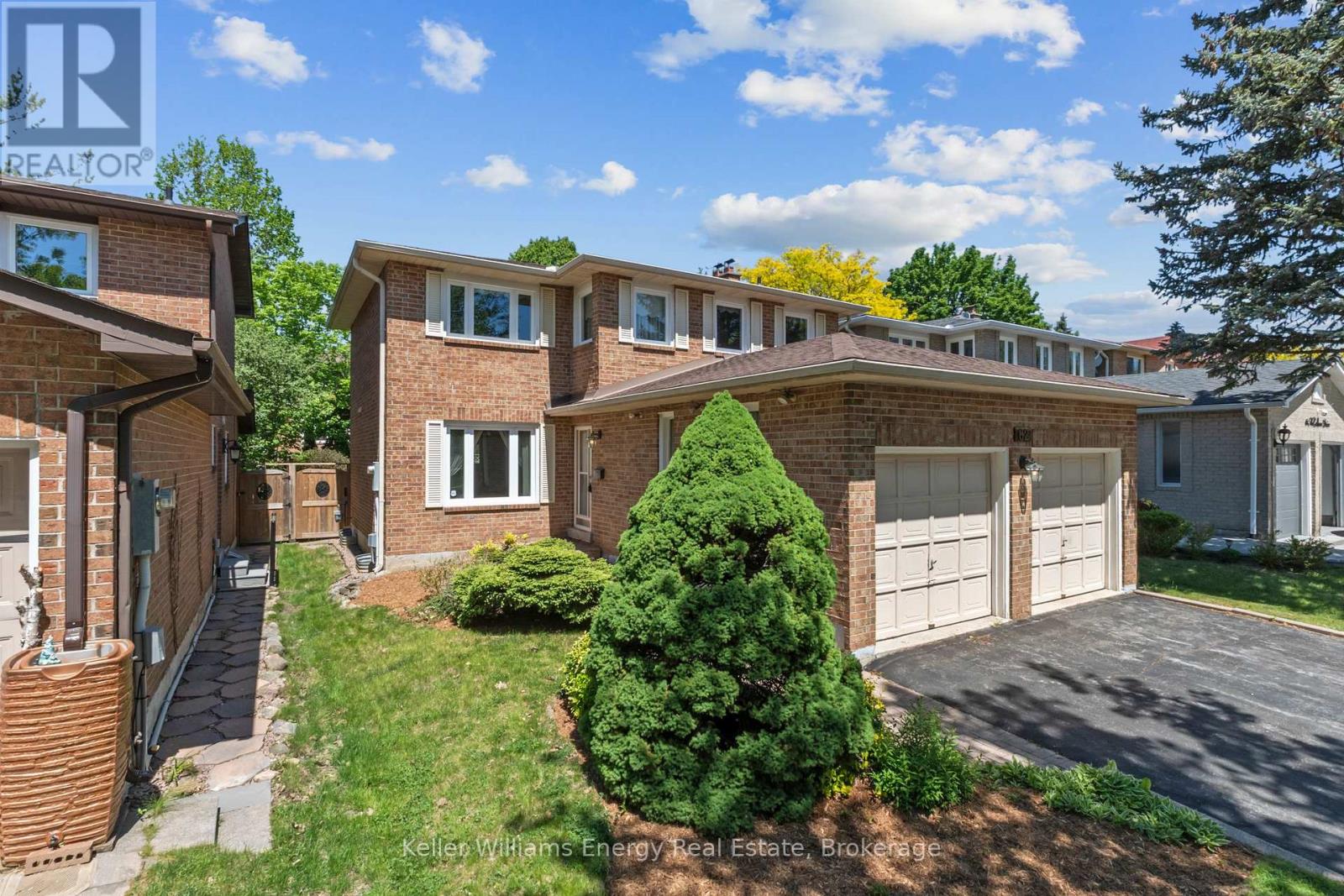 62 Mccallum Drive, Richmond Hill, Ontario  L4C 7T5 - Photo 3 - N13241196